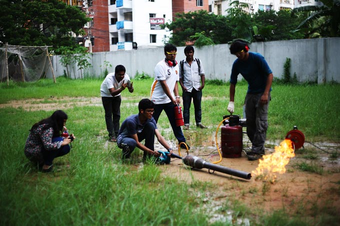 The First Pulse Jet Research in Bangladesh by Department of Computer Science and Engineering (CSE) of IUB and Tasnik Khan