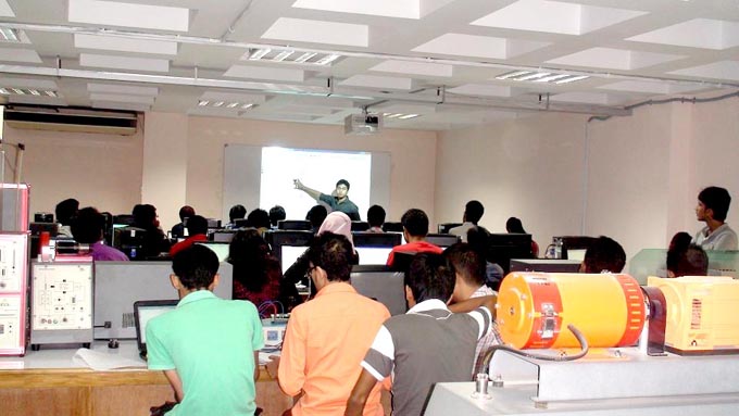 Workshop on PSPICE, PSIM and MATLAB held at EEE Department